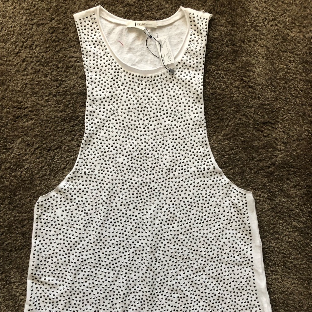🍁 4/$20 White Sleeveless Rhinestones  Tee 🍁